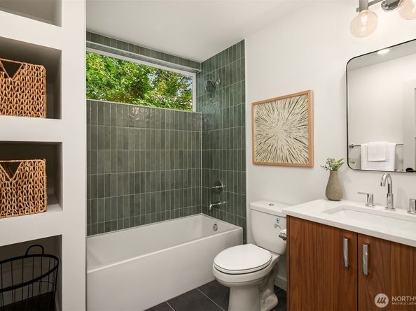 2030 NE 123rd Street, Seattle WA 98125