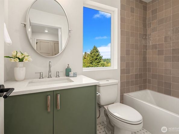 2030 NE 123rd Street, Seattle WA 98125