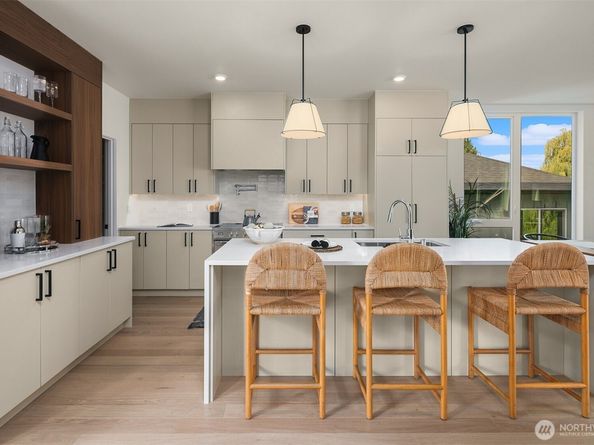 2030 NE 123rd Street, Seattle WA 98125
