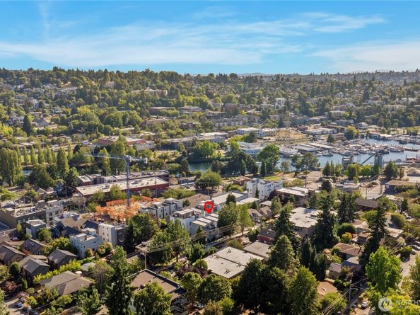 105 D NW 39th Street, Seattle WA 98107