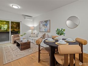 105 D NW 39th Street, Seattle WA 98107
