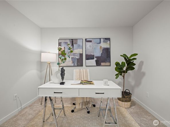 105 D NW 39th Street, Seattle WA 98107