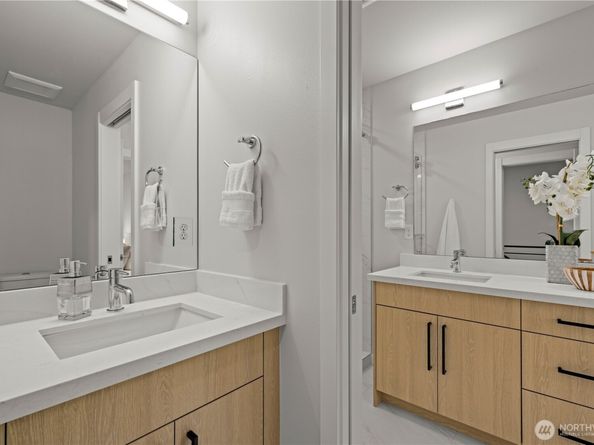 105 D NW 39th Street, Seattle WA 98107