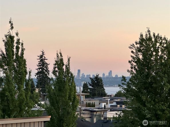 327 2nd Avenue S, Kirkland WA 98033