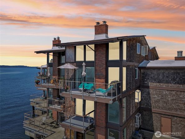 3717 Beach Drive SW 316, Seattle WA 98116