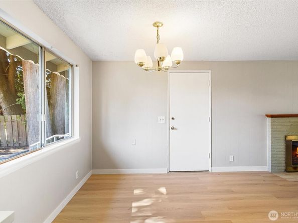 511 S 317th Street, Federal Way WA 98003