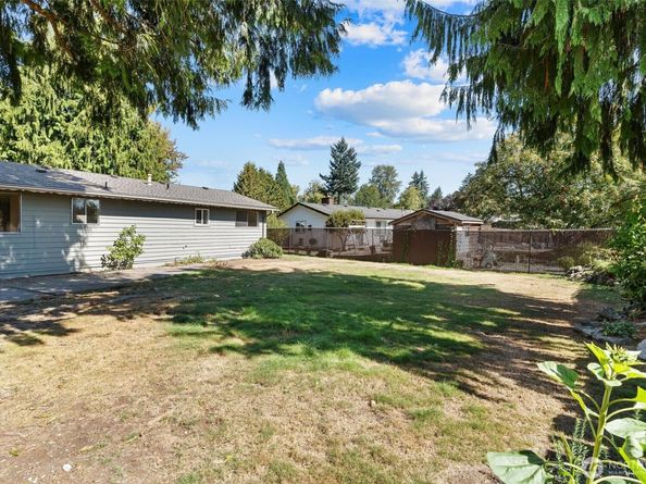 511 S 317th Street, Federal Way WA 98003