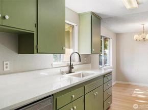 511 S 317th Street, Federal Way WA 98003