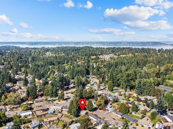 511 S 317th Street, Federal Way WA 98003
