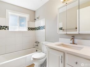 511 S 317th Street, Federal Way WA 98003