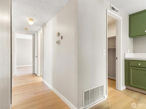 511 S 317th Street, Federal Way WA 98003