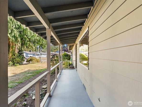 511 S 317th Street, Federal Way WA 98003