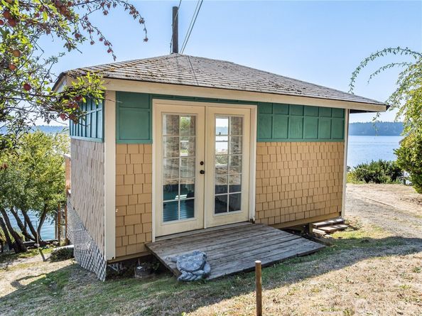 13037 SW Bachelor Road, Vashon WA 98070