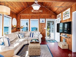 13037 SW Bachelor Road, Vashon WA 98070