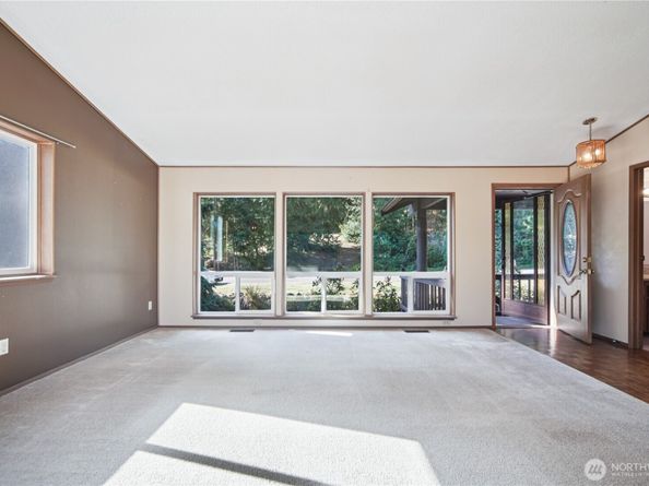 750 NE Woods Court, Bremerton WA 98311