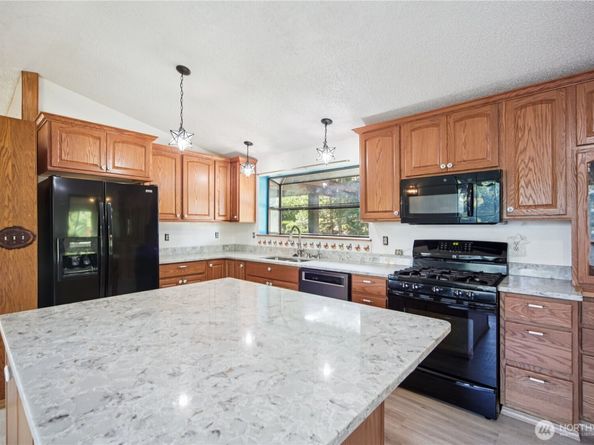 750 NE Woods Court, Bremerton WA 98311