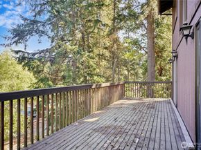750 NE Woods Court, Bremerton WA 98311