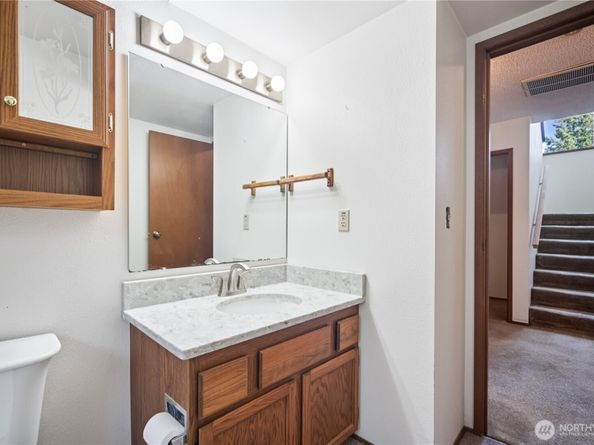 750 NE Woods Court, Bremerton WA 98311