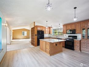 750 NE Woods Court, Bremerton WA 98311