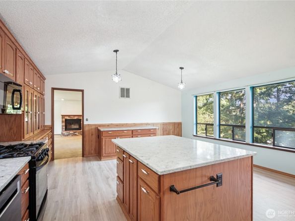 750 NE Woods Court, Bremerton WA 98311