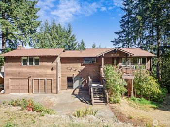 750 NE Woods Court