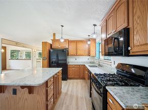 750 NE Woods Court, Bremerton WA 98311
