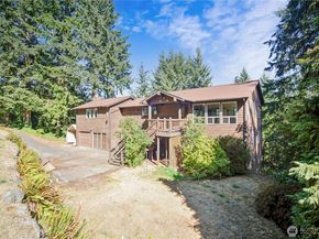 750 NE Woods Court, Bremerton WA 98311
