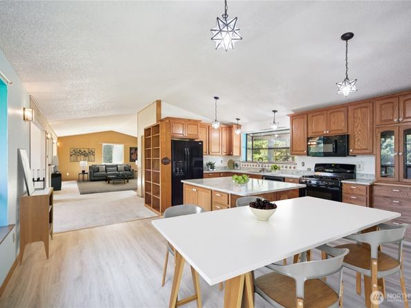 750 NE Woods Court, Bremerton WA 98311