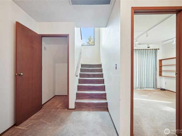 750 NE Woods Court, Bremerton WA 98311
