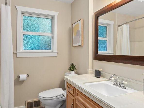 8564 30th Avenue NW, Seattle WA 98117