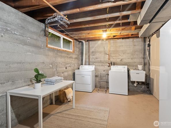 8564 30th Avenue NW, Seattle WA 98117