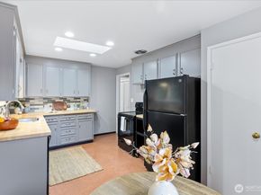 8564 30th Avenue NW, Seattle WA 98117