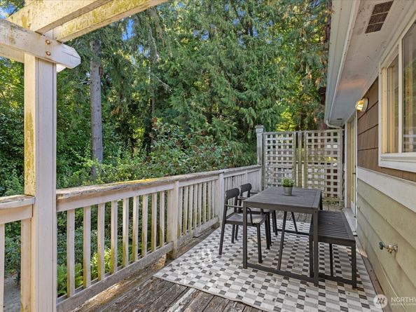 8564 30th Avenue NW, Seattle WA 98117