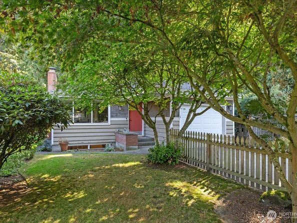 8564 30th Avenue NW, Seattle WA 98117