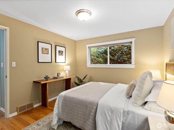 8564 30th Avenue NW, Seattle WA 98117