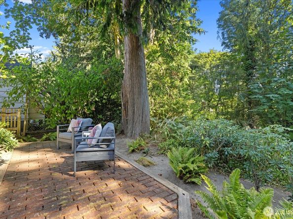 8564 30th Avenue NW, Seattle WA 98117