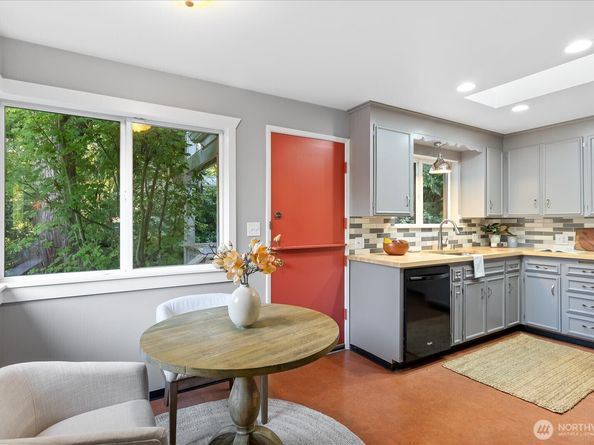 8564 30th Avenue NW, Seattle WA 98117