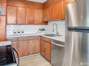 500 Olympic Place 304, Seattle WA 98119