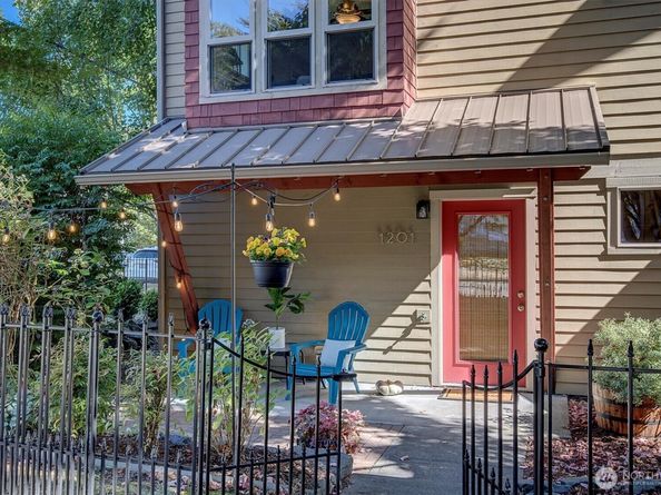 1201 N 88th Street, Seattle WA 98103