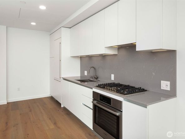 10232 NE 10th Street 911, Bellevue WA 98004