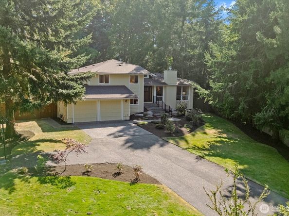 1061 NW 167th St, Shoreline WA 98177