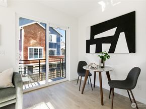 109 22nd Avenue E C, Seattle WA 98112