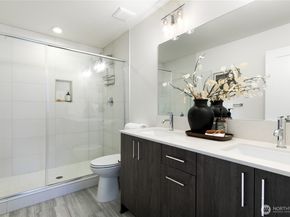 109 22nd Avenue E C, Seattle WA 98112