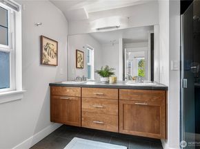 3241 SW Raymond St 1B, Seattle WA 98126
