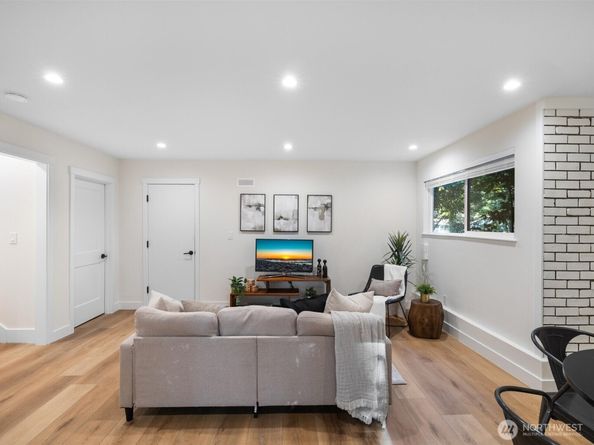 3432 175th Avenue NE, Redmond WA 98052