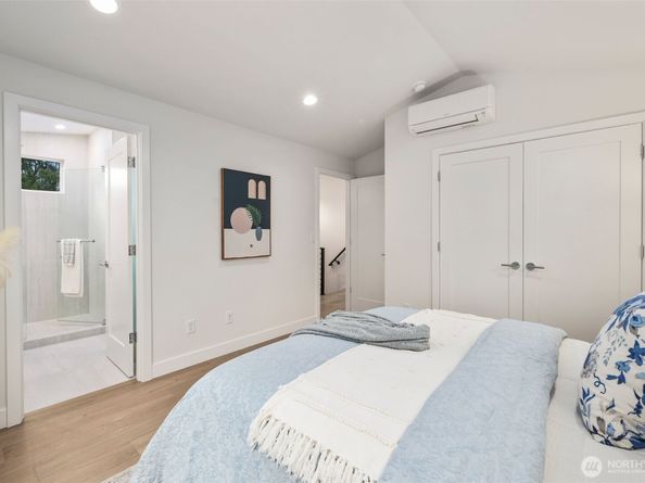 2665 51st Ave SW, Seattle WA 98116