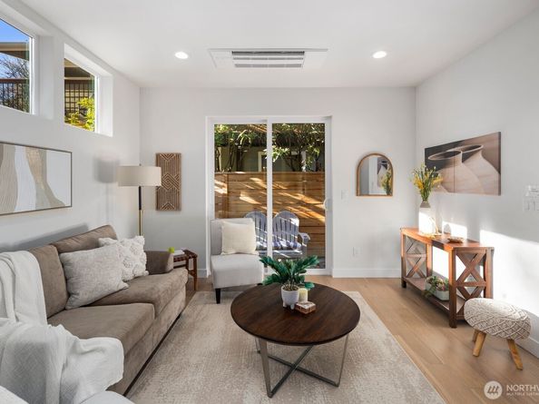 2665 51st Ave SW, Seattle WA 98116