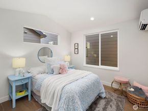 2665 51st Ave SW, Seattle WA 98116