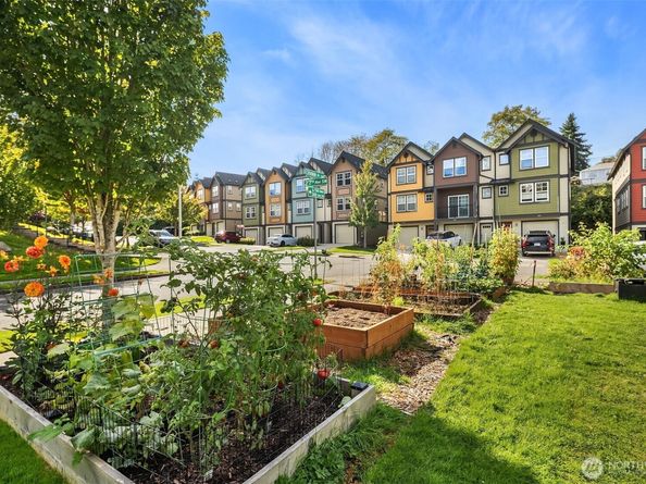 7163 27th Avenue SW, Seattle WA 98106