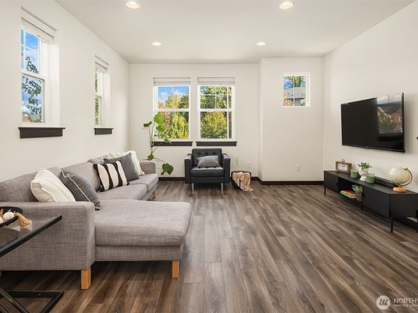 7163 27th Avenue SW, Seattle WA 98106